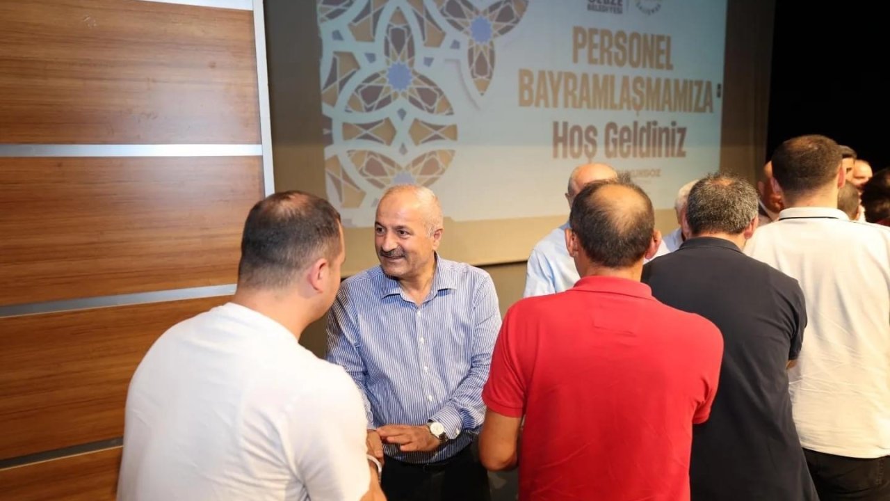 Başkan Büyükgöz personellerle bayramlaştı