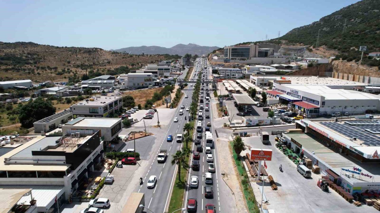 Bodrum’da bayram tatili başlamadan trafik başladı