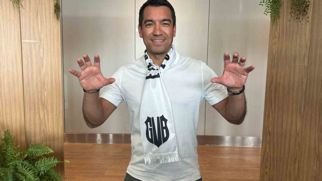 Giovanni van Bronckhorst, İstanbul’a geldi