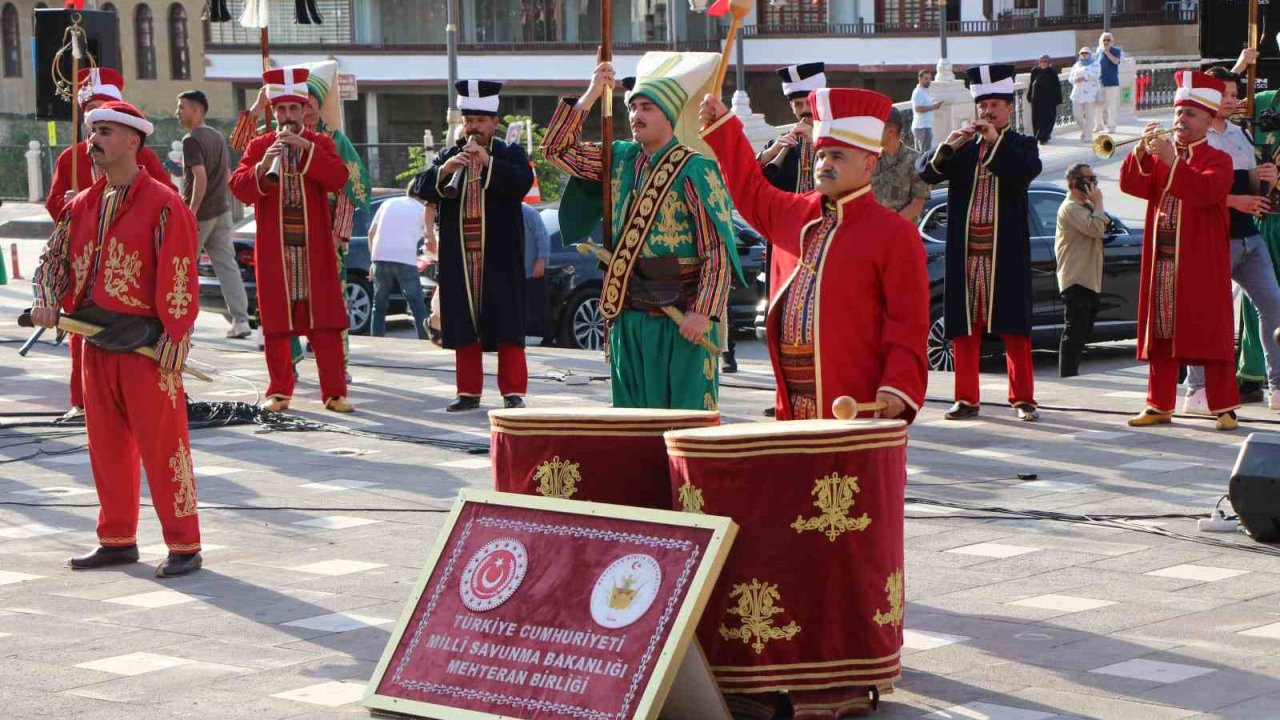 MSB Mehteran Birliği, şehzadeler şehri Amasya’yı coşturdu