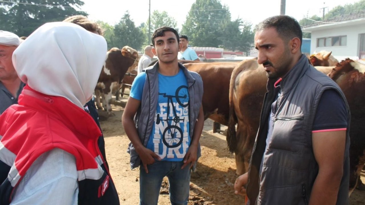 Kurban bayramı öncesi hayvan satış yerinde denetim yapıldı