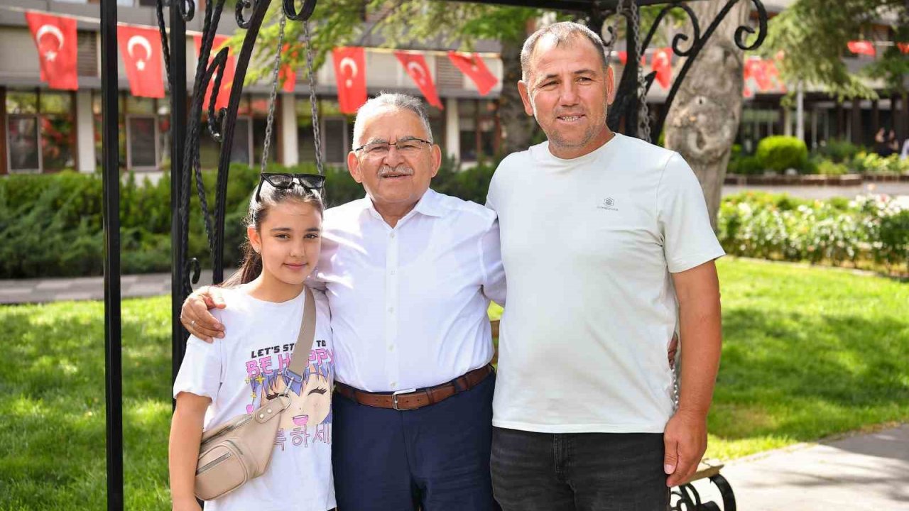 Başkan Büyükkılıç’ın gençlerle park keyfi