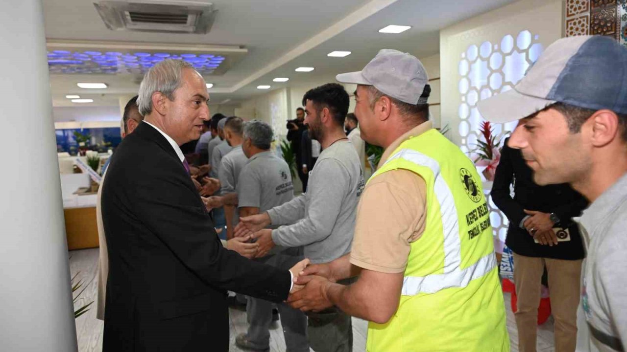 Kepez Belediyesi’nden personele çifte bayram