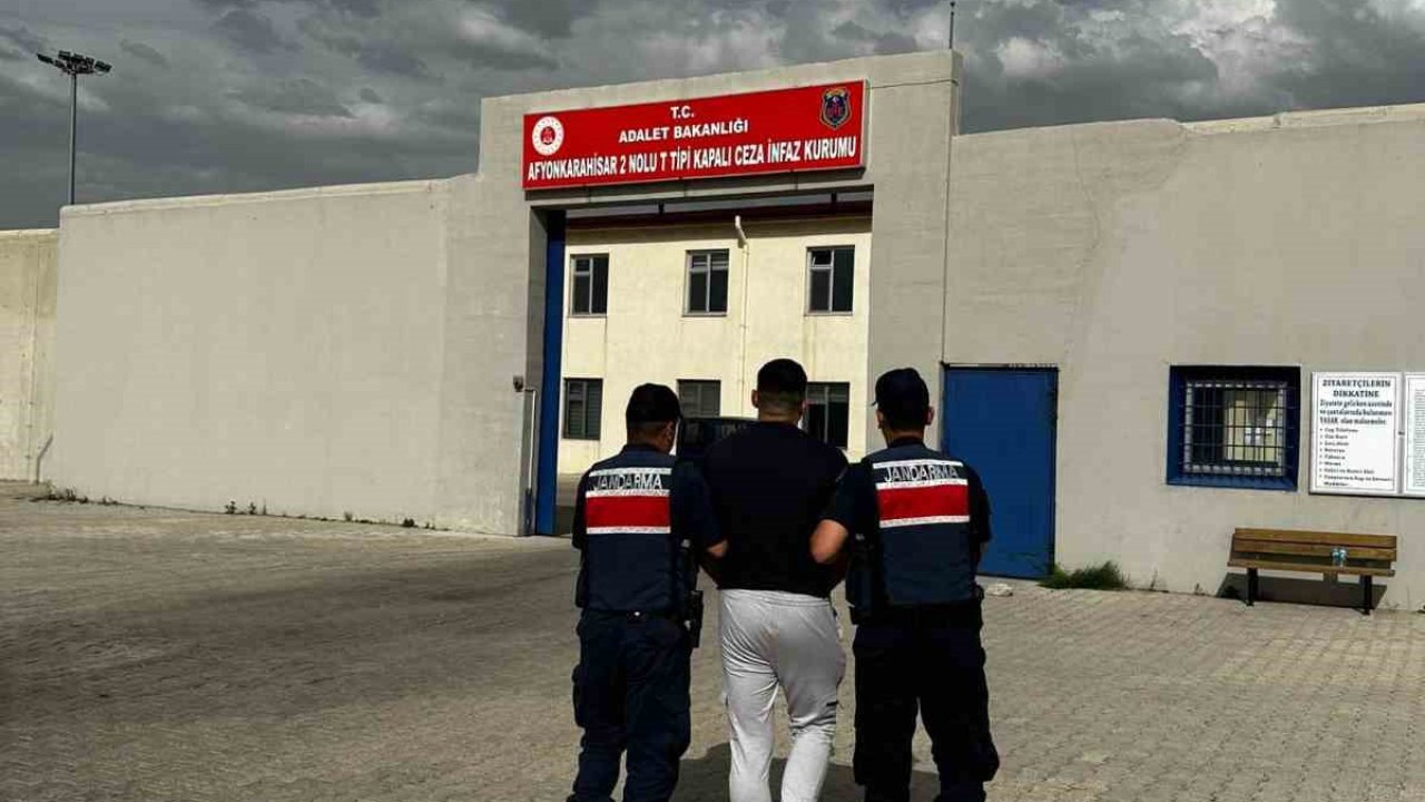 Cinsel istismar suçundan 5 yıl 10 ay hapis cezasıyla aranan şahsı jandarma yakaladı