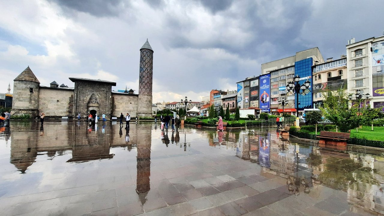 Erzurum’da bayramın ilk iki günü yağışlı geçecek