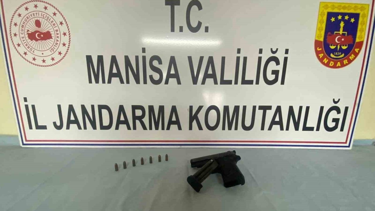 Manisa’da şüpheliden ruhsatsız tabanca çıktı