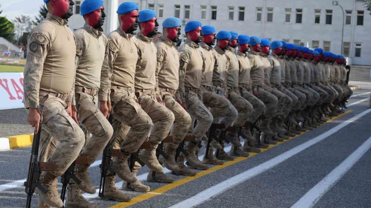 Erzincan’da jandarma komandolar gösterisiyle nefes kesti