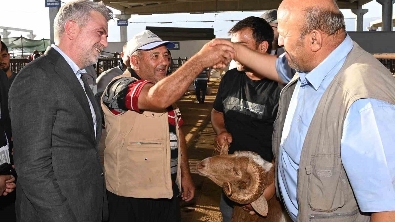 Depremzede Kahramanmaraş’ta Kurban Bayramı heyecanı