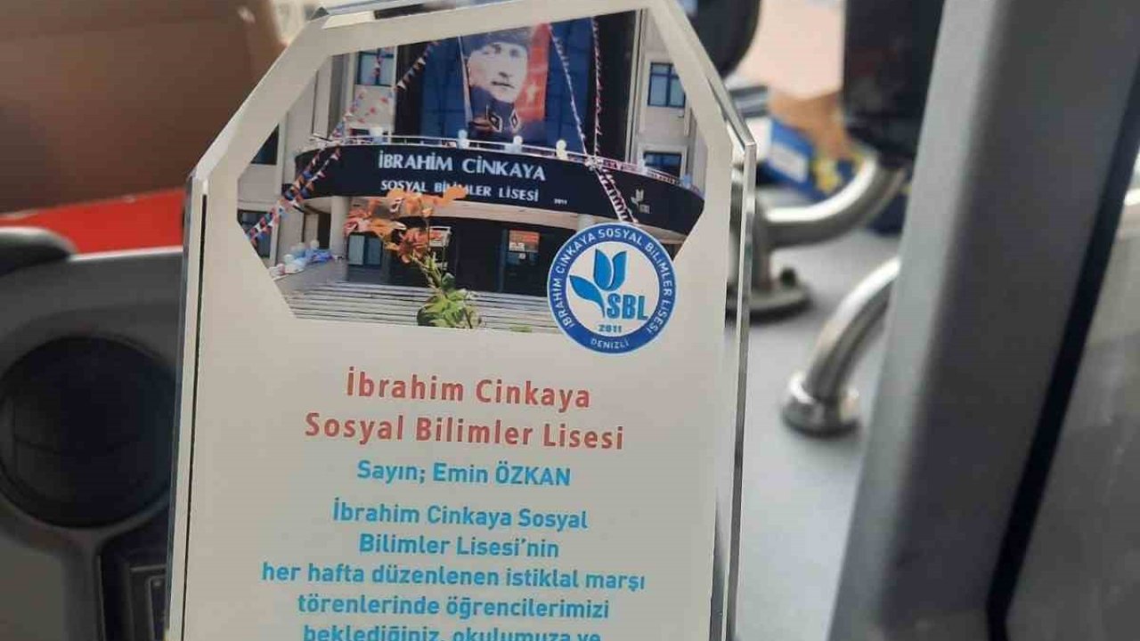 Eğitim sevdalısı şoföre onur ödülü