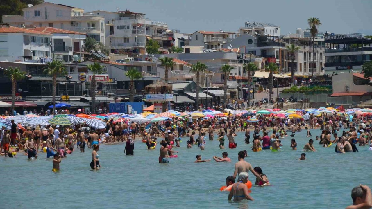 Didim’de tatilciler plajları doldurdu