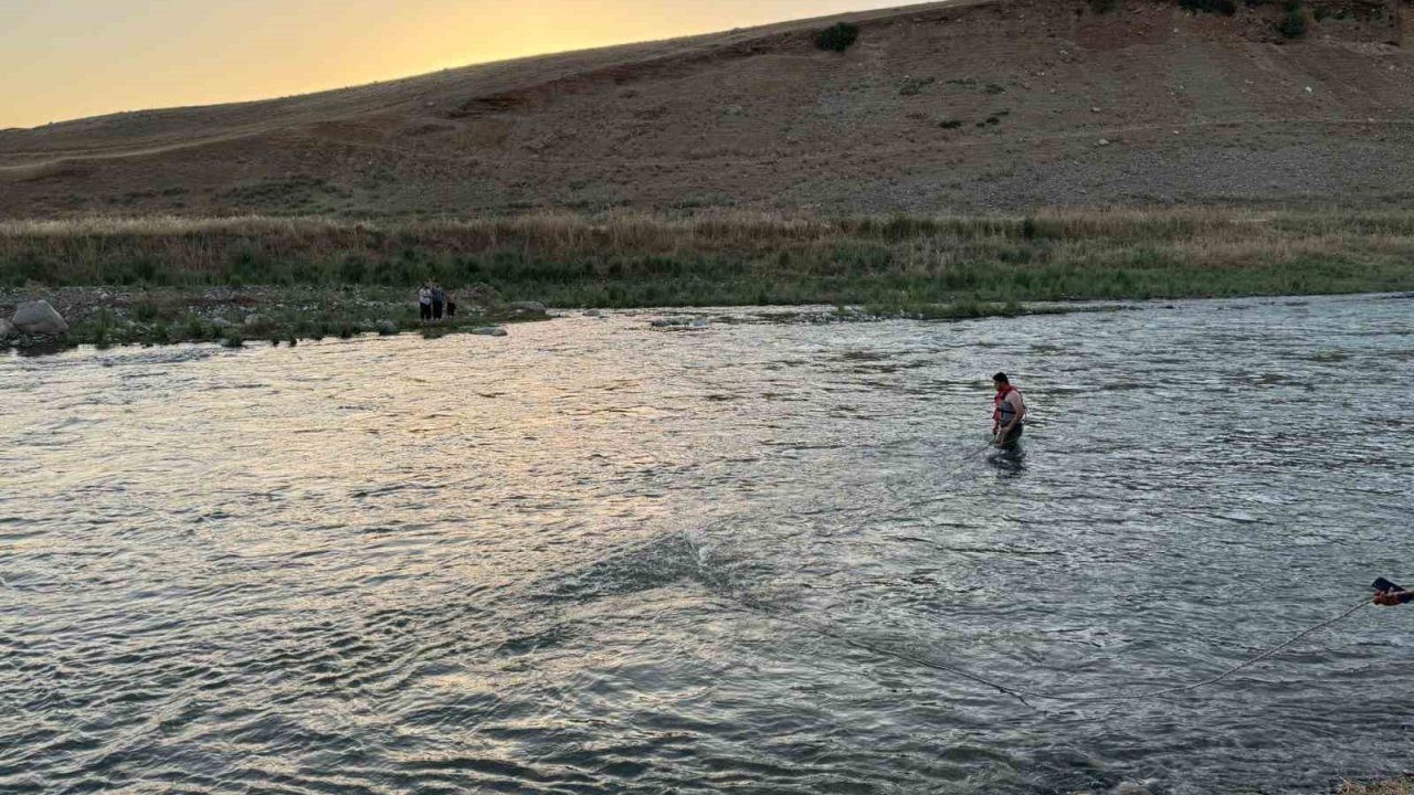 Kezar Çayı’nda mahsur kalan 11 kişi kurtarıldı