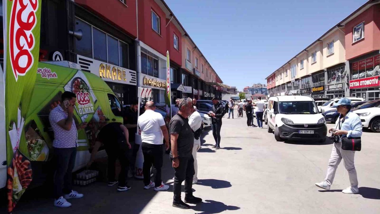 Erzurum’da Ücretsiz Açık Oto Pazarı’na yoğun ilgi