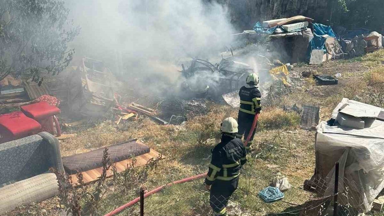 Bilecik’te boş bir arazide çıkan yangına ekipler anında müdahale etti