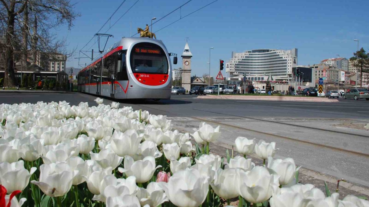 Başkan Büyükkılıç’tan ulaşımda "Gittiğin Kadar Öde" Projesi