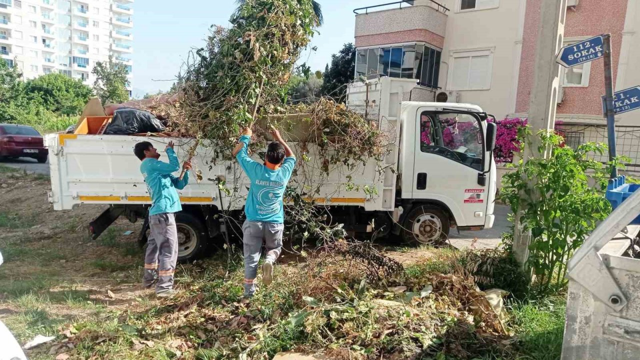 Alanya Belediyesi bayram boyunca 5 bin ton atık topladı