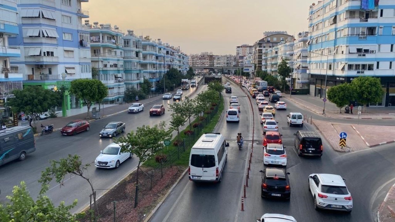 Antalya’da motorlu kara taşıtları sayısı 1 milyon 498 bin 295 oldu