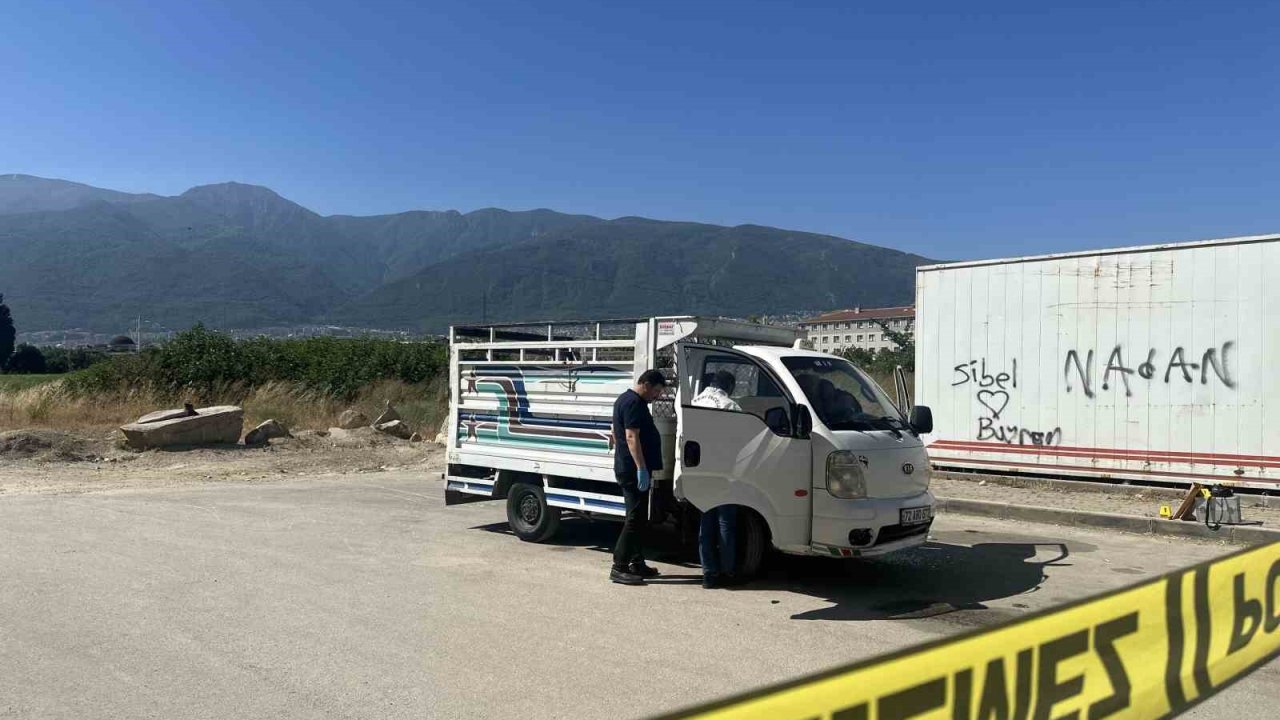 Bursa’da para yüzünden husumetli olduğu kişiyi vurdu