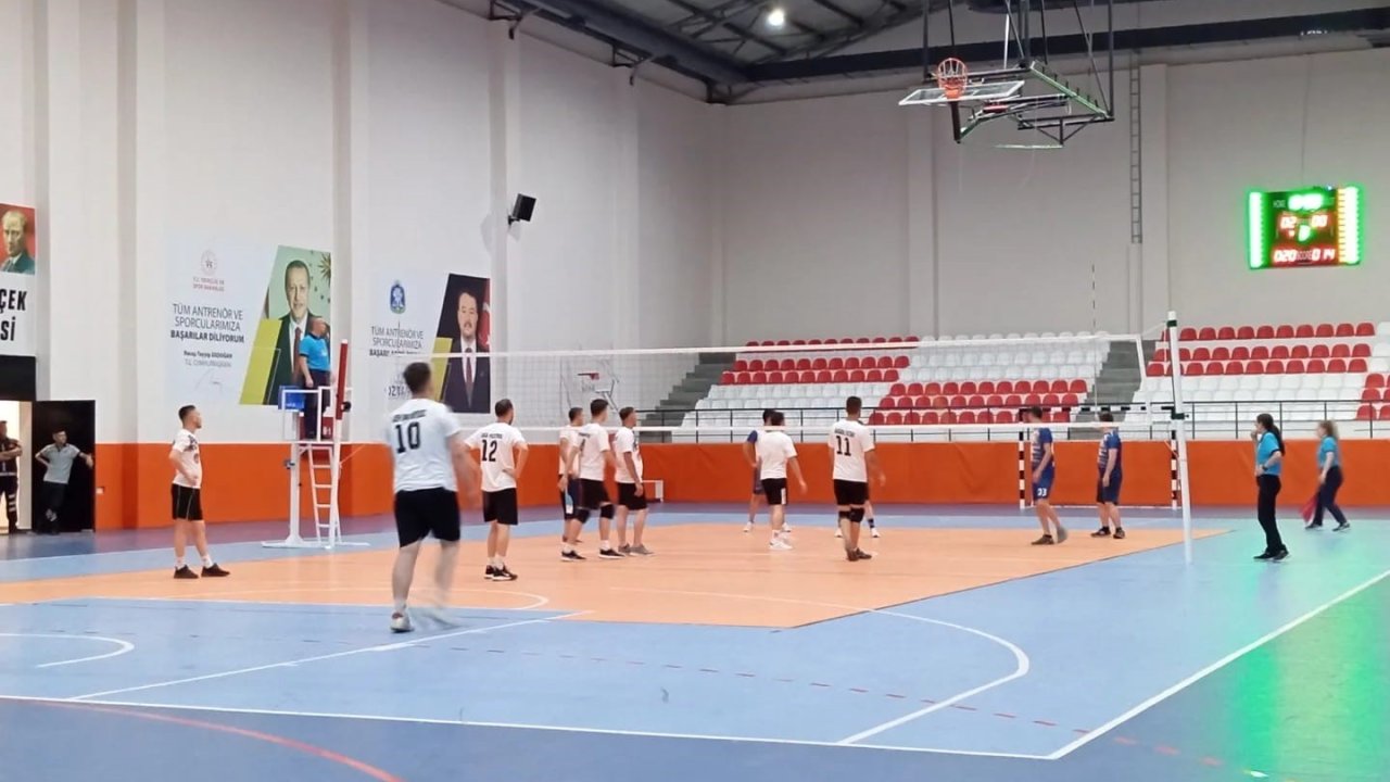 15 Temmuz Voleybol Turnuvası Sandıklı’da başladı