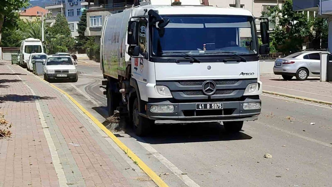 Körfez’de hummalı temizlik çalışması