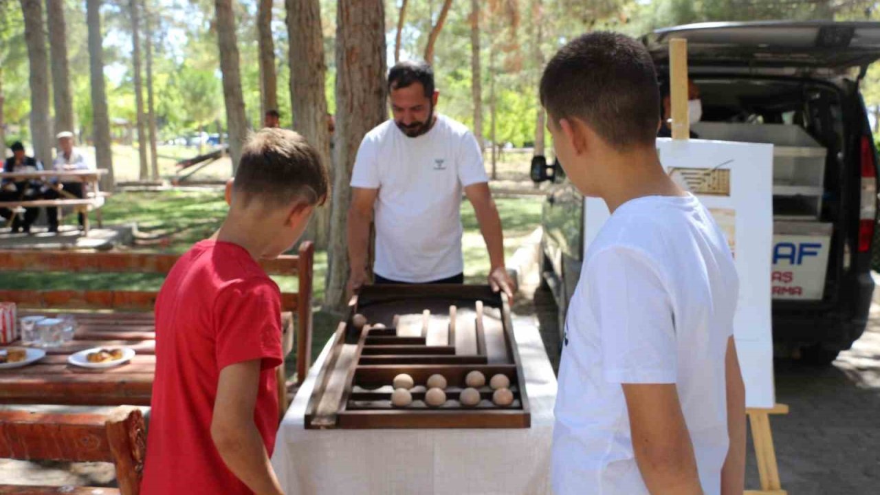 Niğde’de 61 çocuk koruyucu aile ile sevgisiyle büyüyor