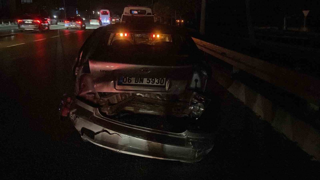 Kocaeli’nde zincirleme trafik kazası: 2 yaralı