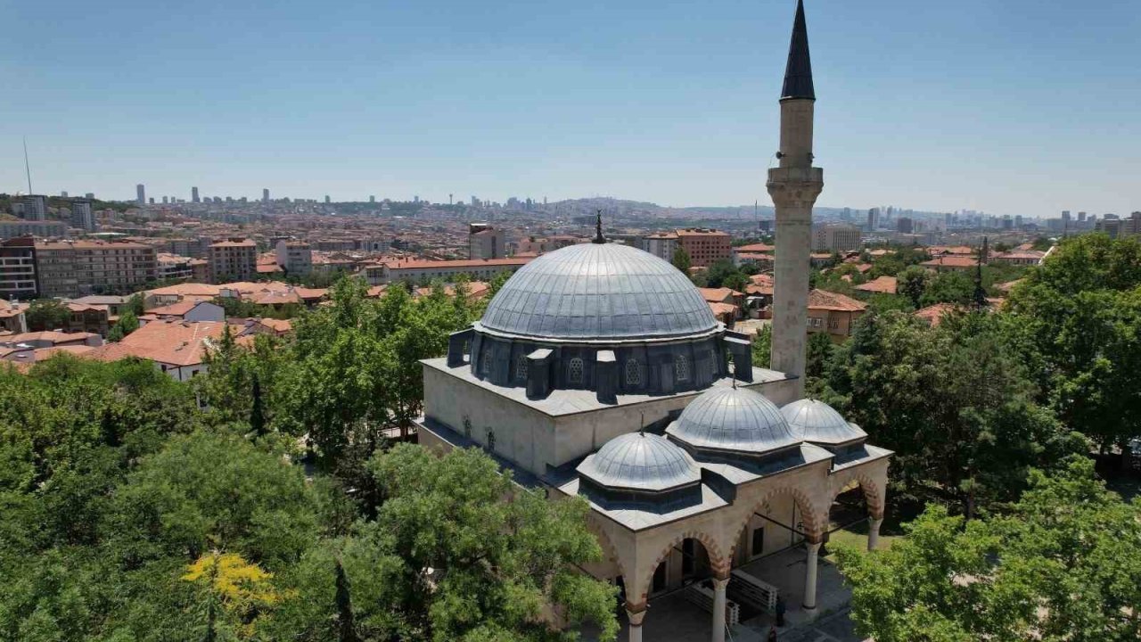 Mimar Sinan ekolünün Ankara’daki tek örneği olan Cenab-ı Ahmet Paşa Camii’nde 5 asırdır ezan sesi yükseliyor