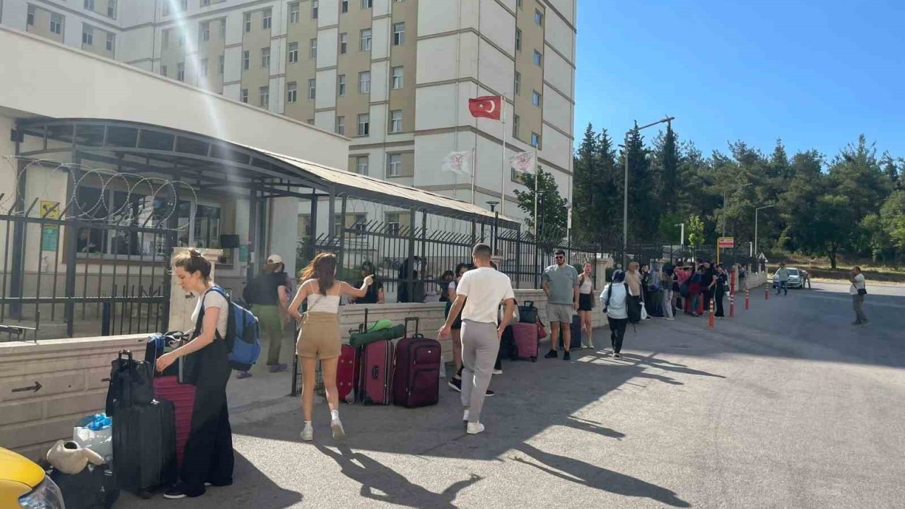 Bursa’daki yangın devam ediyor: Uludağ Üniversitesi’ndeki yurtlar boşaltılıyor