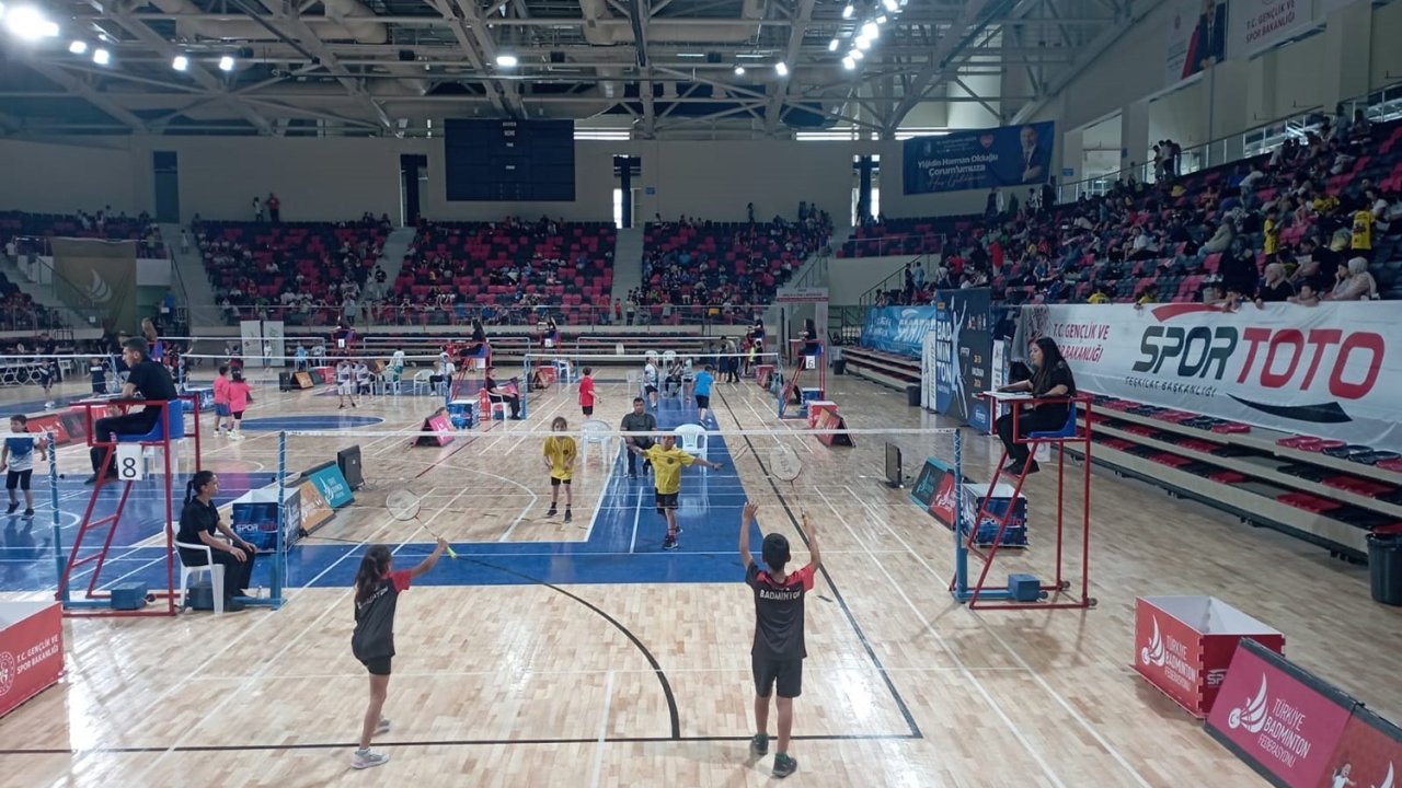 Kulalı minik badmintoncular başarıya imza attı