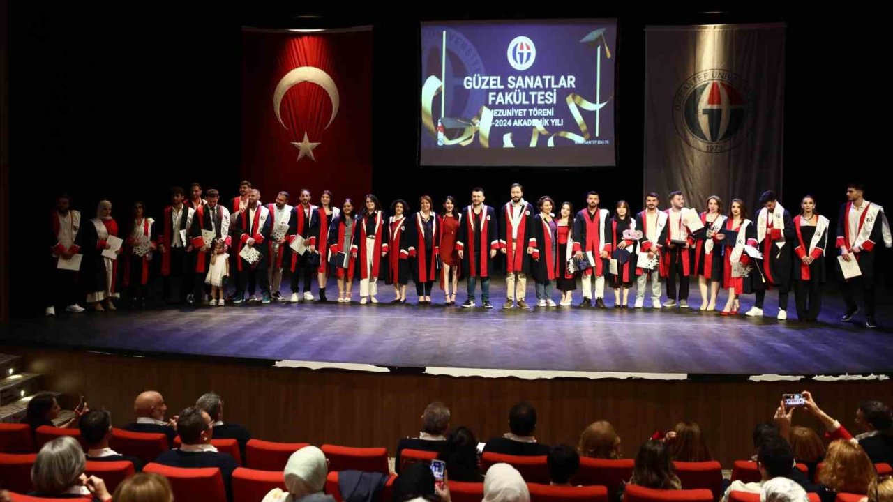 GAÜN Güzel Sanatlar Fakültesinde mezuniyet heyecanı