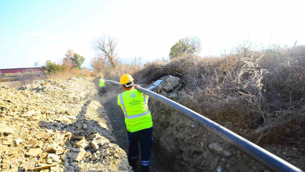 Yeniköy Mahallesinin içme suyu hatları yenileniyor