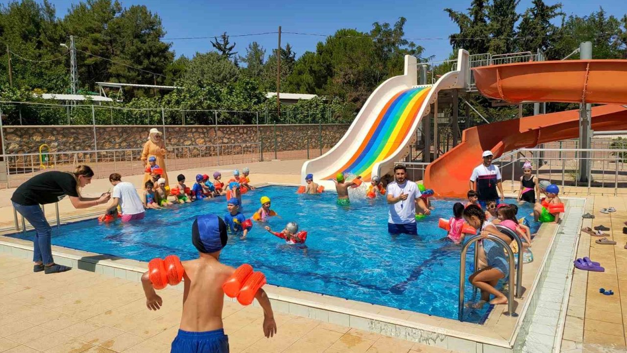 Aquapark kapılarını çocuklara açtı