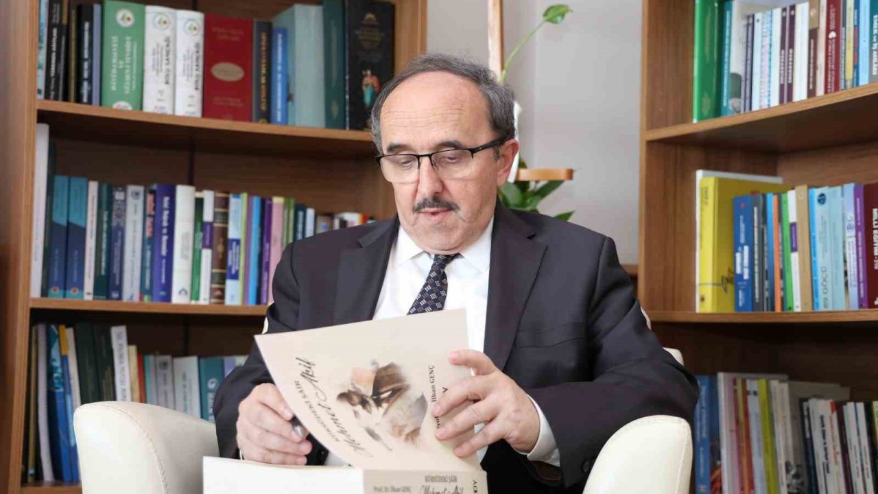 Prof. Dr. Genç kaleme aldı “Kürsüdeki Şair: Mehmet Akif”