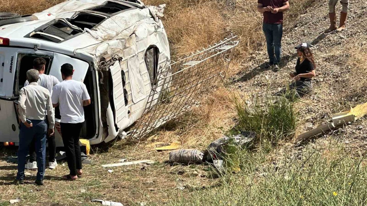 Diyarbakır’da 20 kişinin yaralandığı kaza güvenlik kamerasına yansıdı