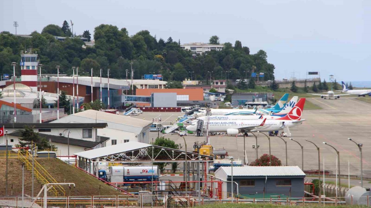 Trabzon Havalimanı’nda turizm sezonu yoğunluğu