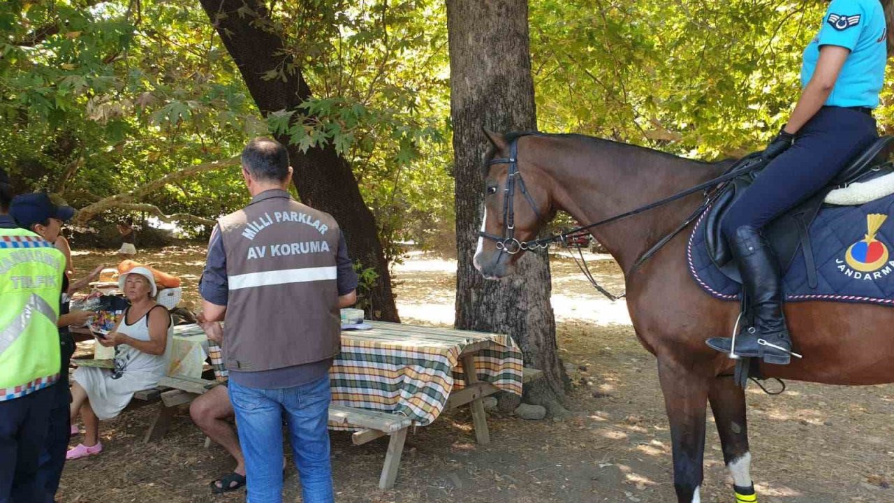 Milli Park’ta ziyaretçiler çevre konusunda bilgilendirildi