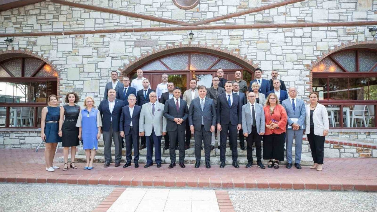 Başkan Tugay Aliağa’da koordinasyon toplantısı yaptı