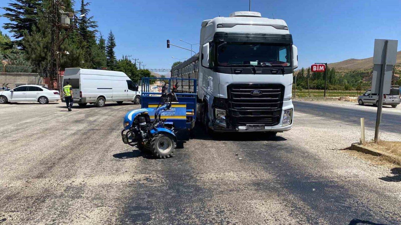 Malatya’da kamyon ile pat pat motoru çarpıştı:1 yaralı