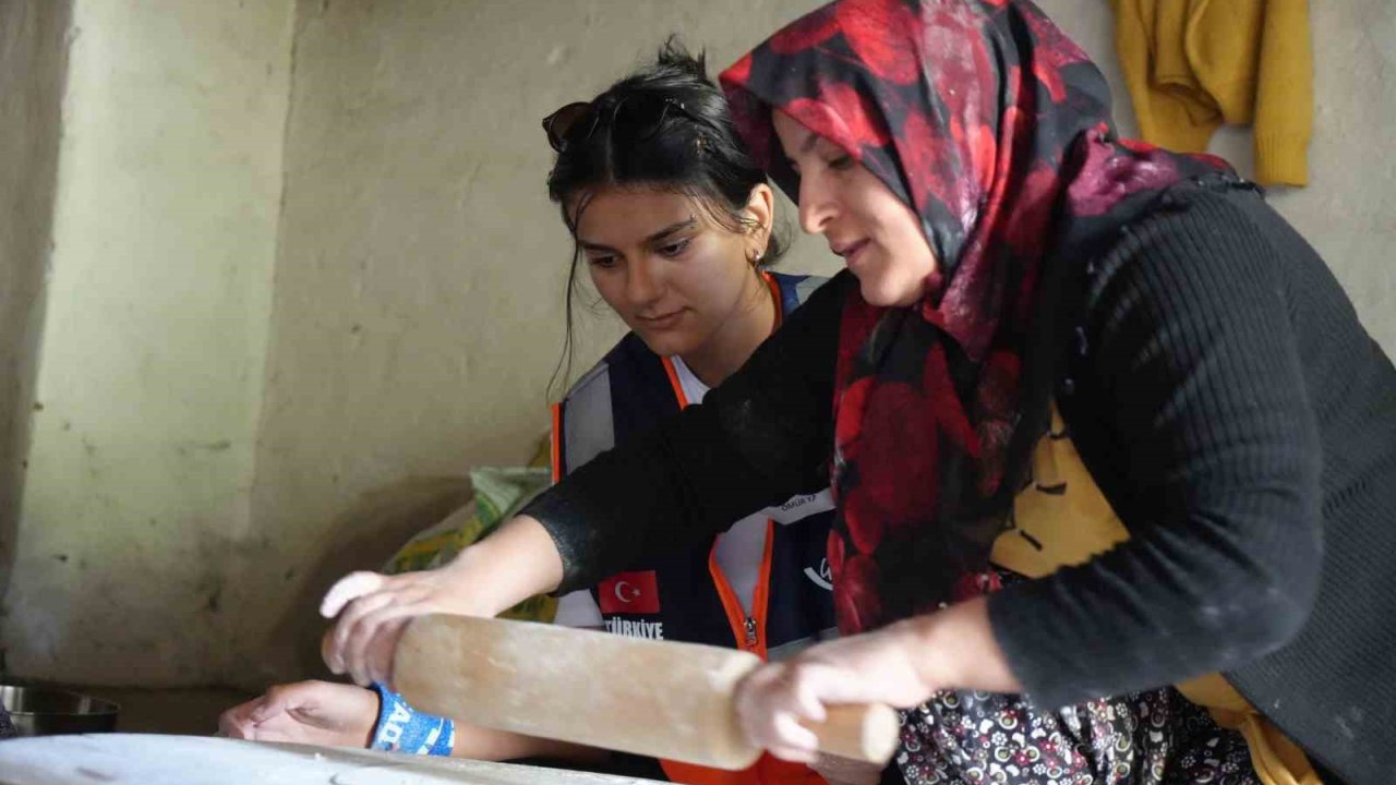 Erzincan’da tandır ekmeği geleneği sürdürülüyor