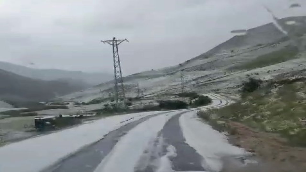 Erzurum’da dolu köyleri beyaza bürüdü