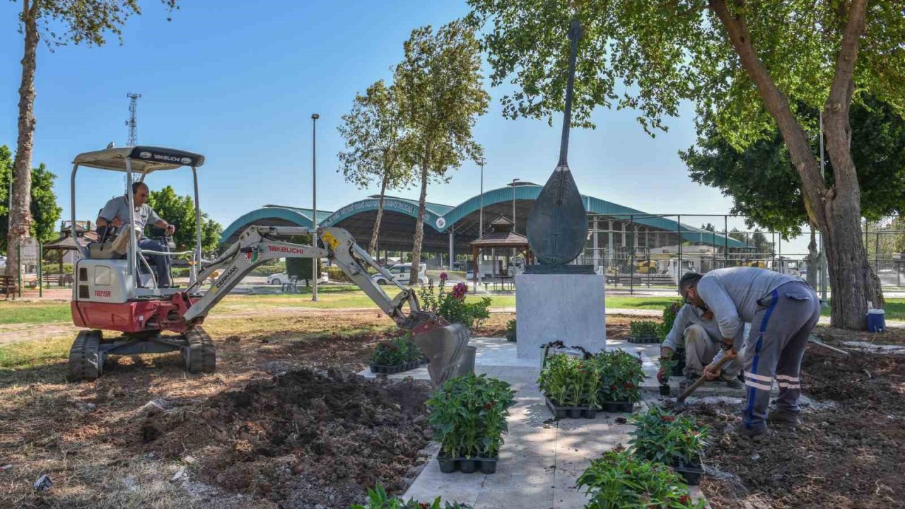 Kazakistan’da yapılan anıt Kepez’de sergilenecek