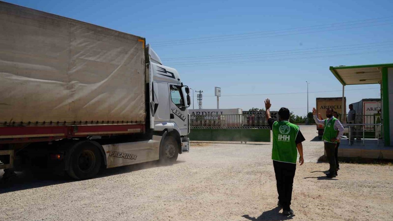 Kilis’ten, Sudan’a 3 tır yardım gönderildi