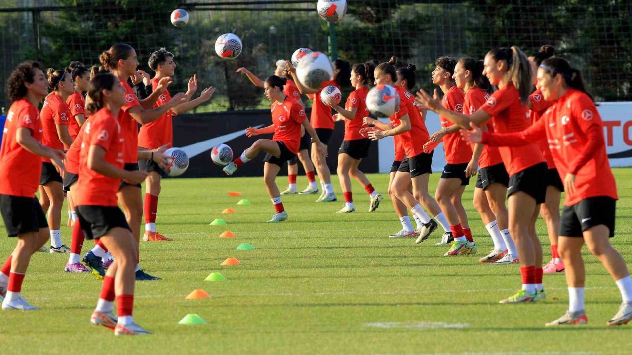 A Milli Kadın Futbol Takımı, İsviçre ve Macaristan maçları hazırlıklarını sürdürdü