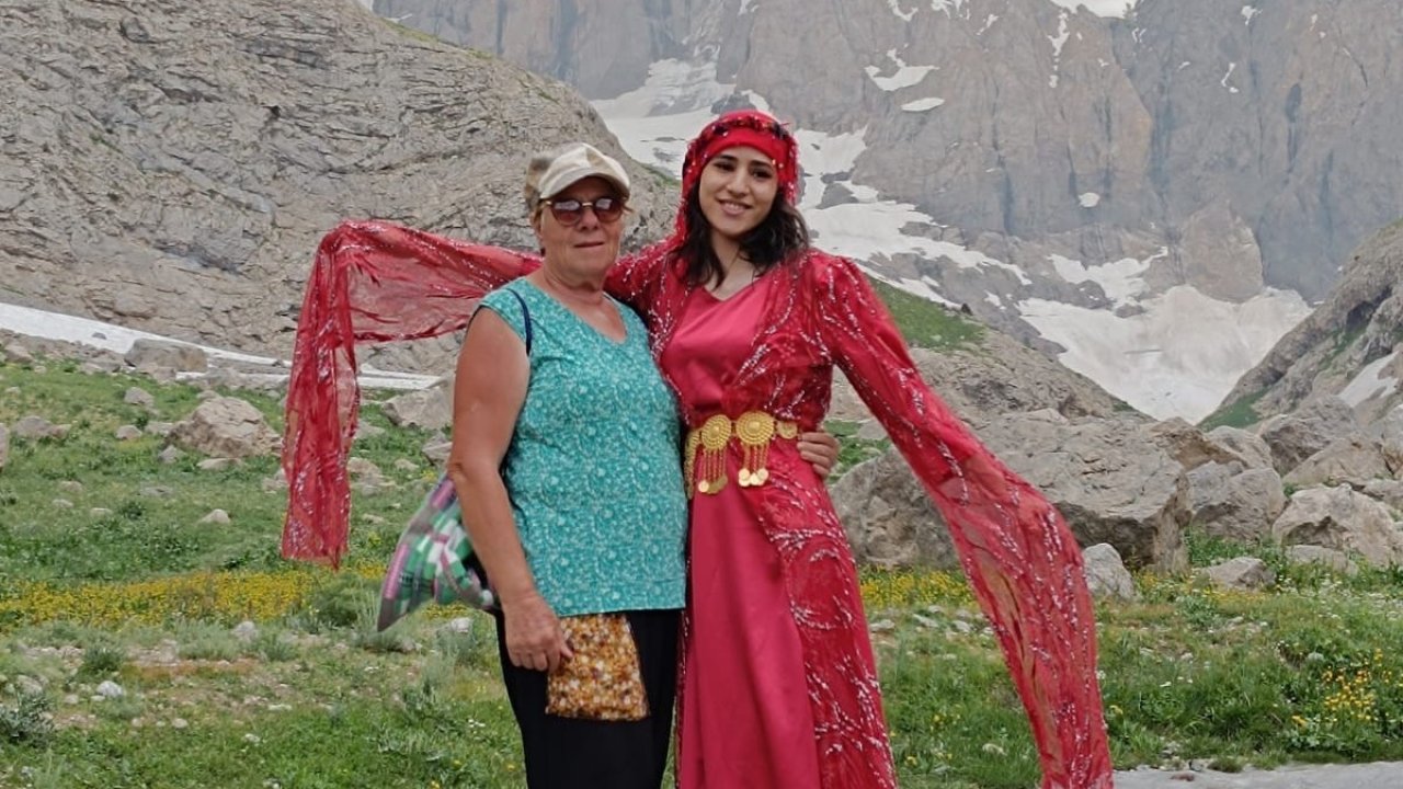 Yabancı ve yerli turistler Hakkari coğrafyasına hayran kaldı