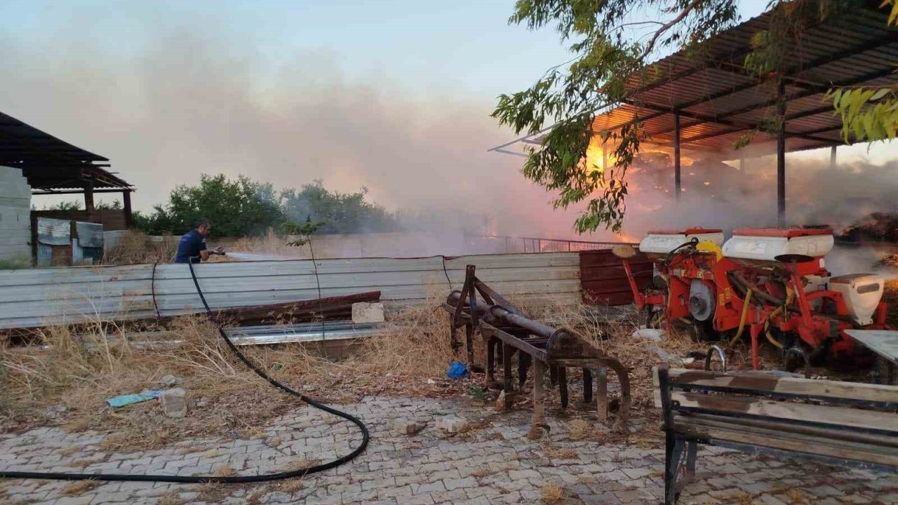 Reyhanlı’da samanlık yangını