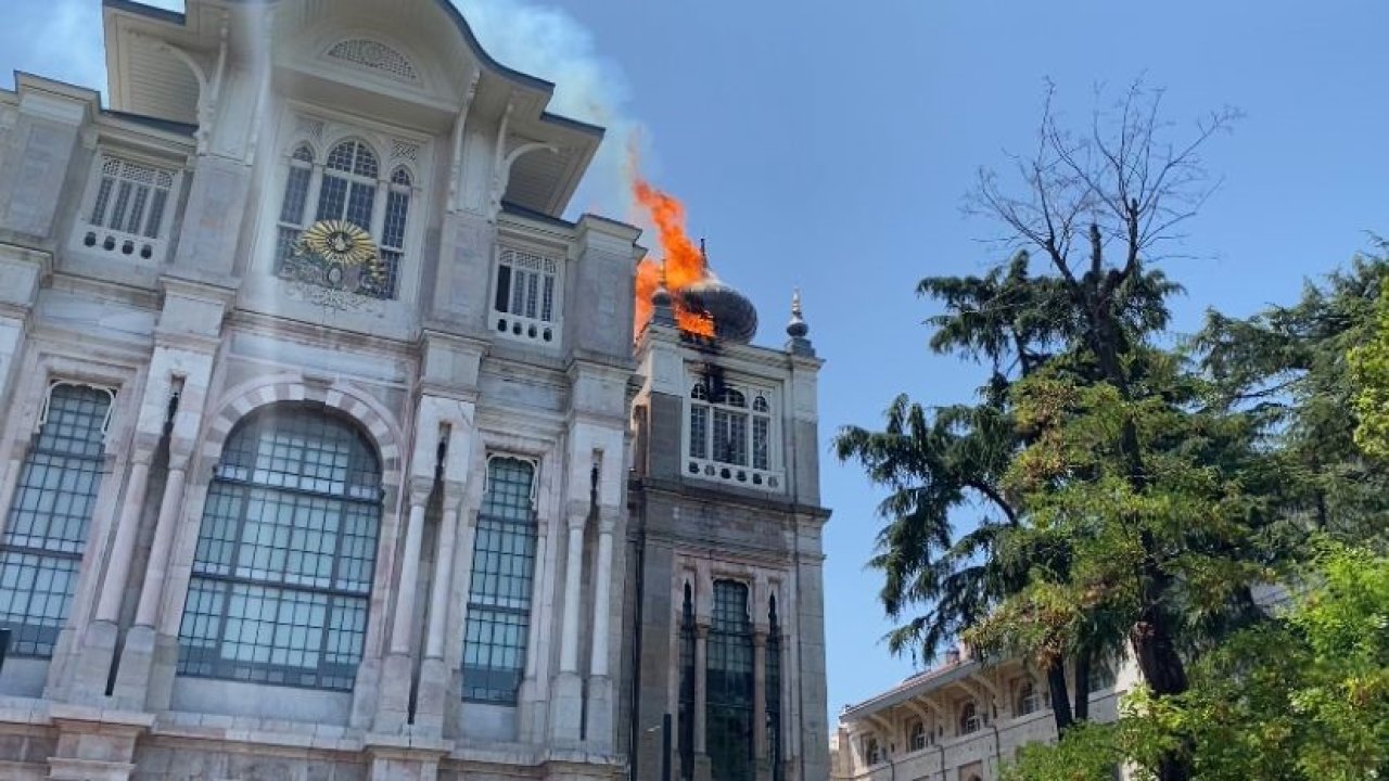 Sağlık Bilimleri Üniversitesinin tarihi binasında yangın: Kubbe çöktü