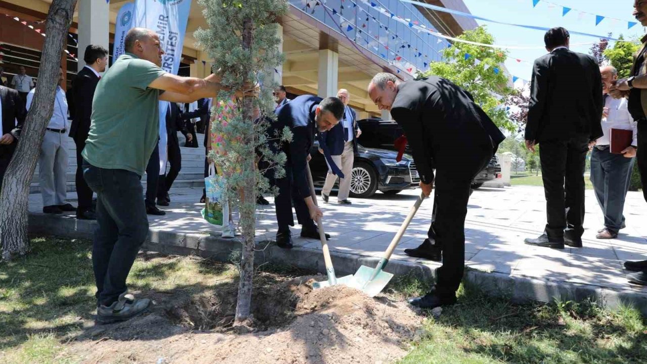 Niğde’de ’3. Uluslararası Sigortacılık, Bankacılık ve Finans Sempozyumu’