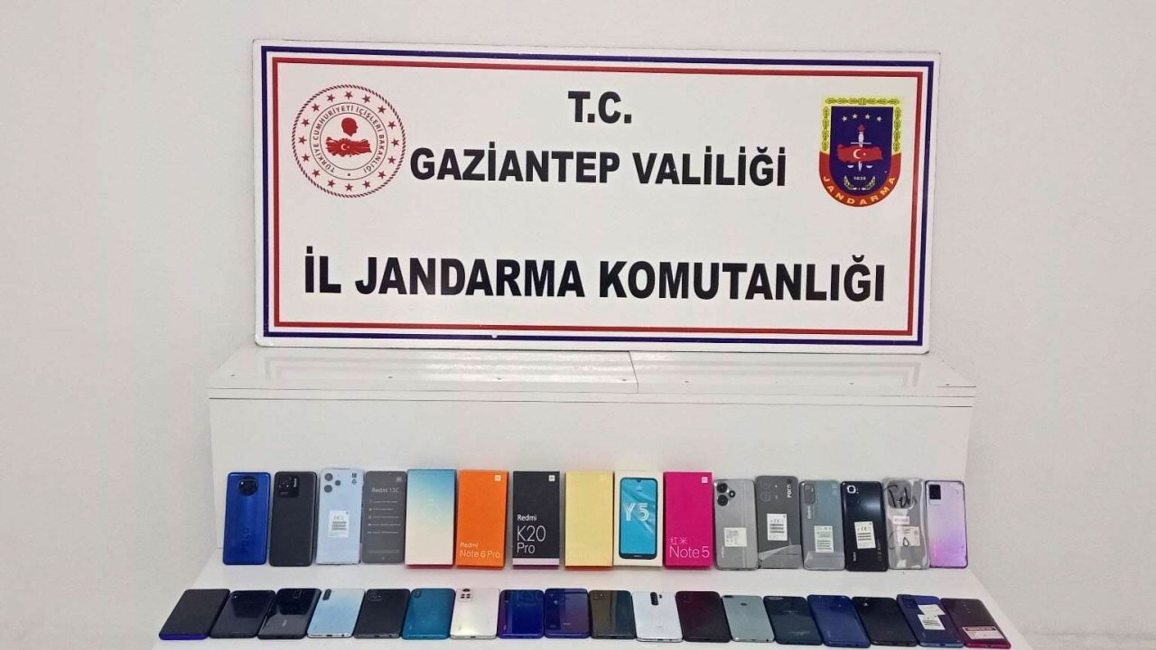 Gaziantep’te 2 milyon lira değerinde kaçak telefon ele geçirildi