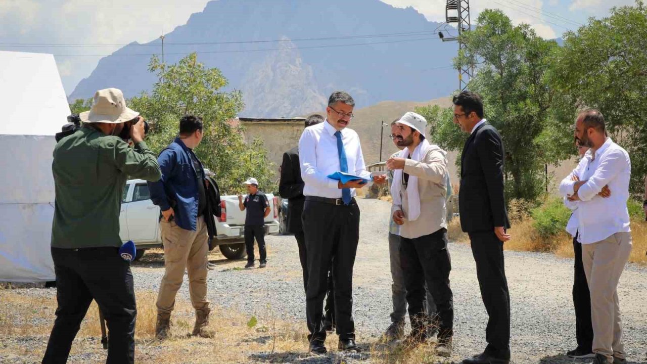 Hakkari Mir Çölemerik Kalesi’nde kazı çalışmaları başladı