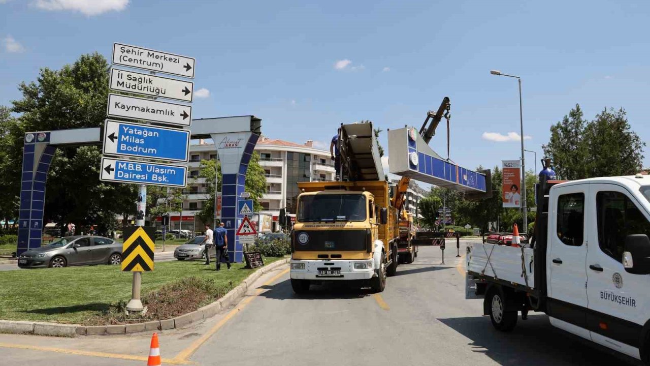 LED ekranlar kaldırılıyor