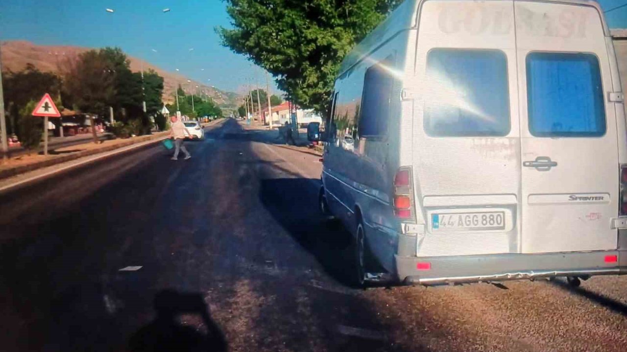 Malatya’da tır ile minibüs çarpıştı, 3 yaralı